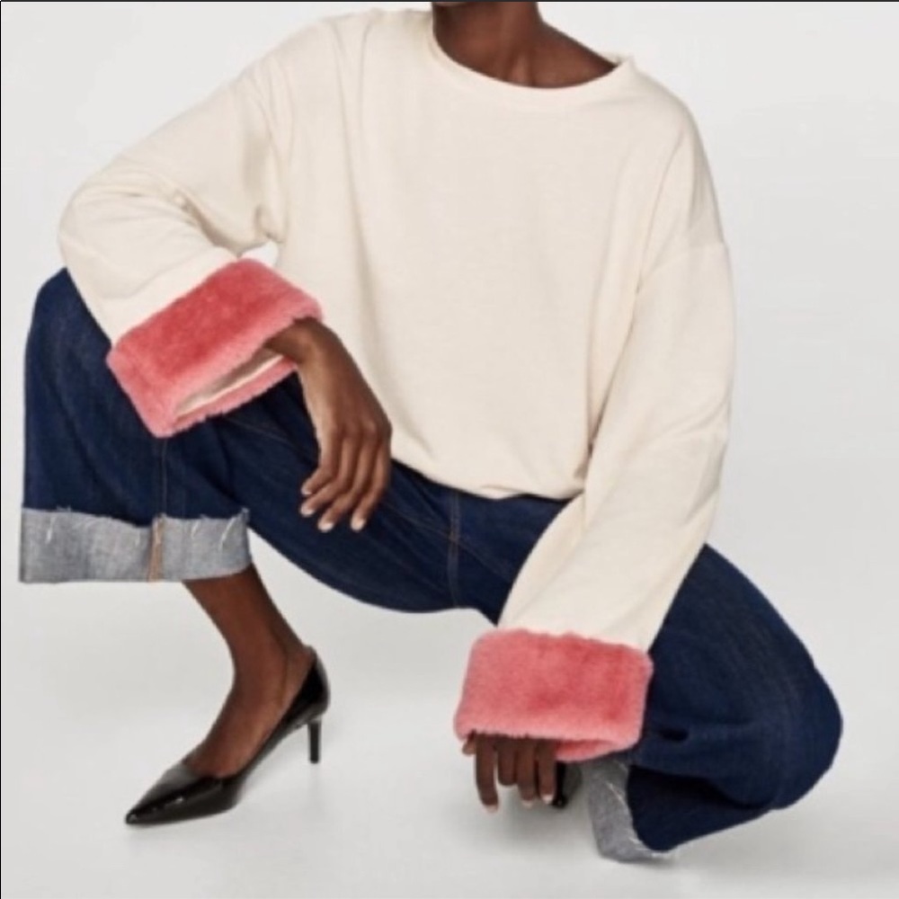 ZARA Pink Faux Fur Trim Bell Sleeve Sweats…